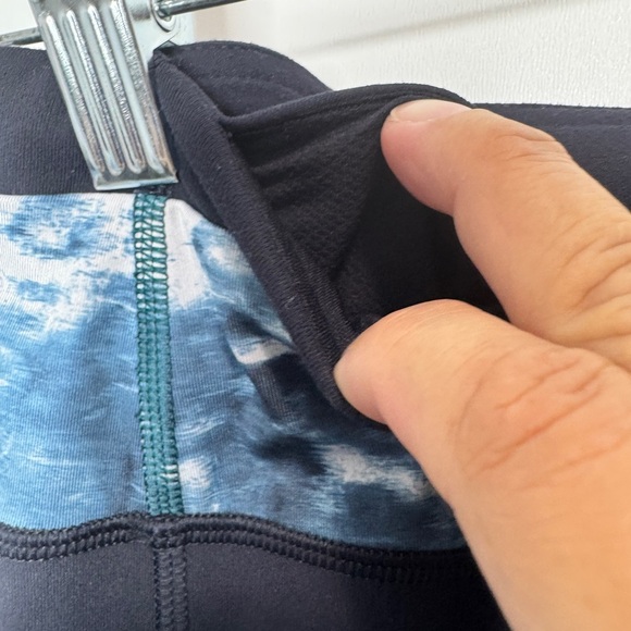 Lululemon Leggings Navy - Picture 9 of 12